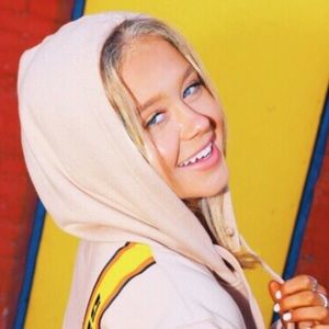 Meet your Posher, Mya